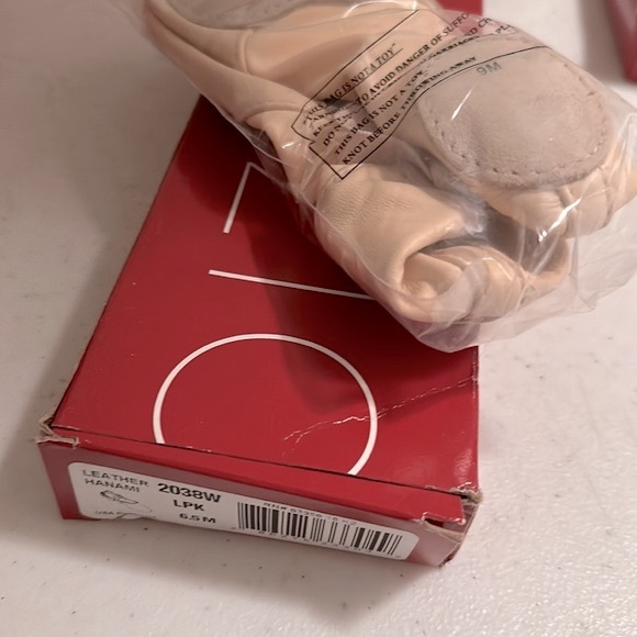 CAPEZIO Hanami Leather Ballet Shoe with Flex Arch in Light Pink 2038W - Picture 7 of 8